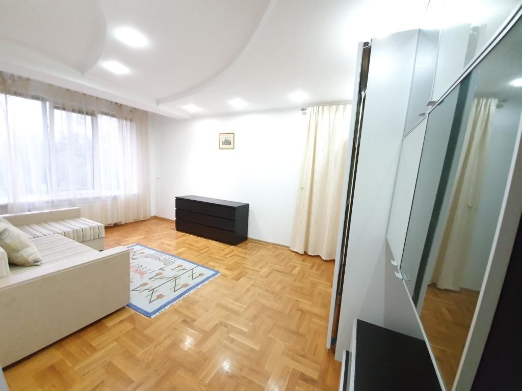 Апартаменты Grand Apartments 2-rooms near the Airport Chisinau Кишинёв-20